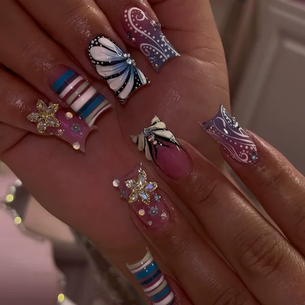 Trendy cross-border European and American handmade duckbill nail art with 3D carved butterfly designs, hot island style, export-quality nail art, 24-piece wearable nail set