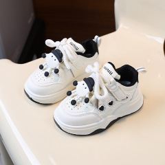 子供靴2025年春新作子供スニーカー女の子赤ちゃん靴カジュアル板靴男の子白靴