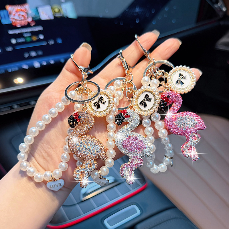 Creative Clay Flamingo Car Keychain with Rhinestones, Pearl String, Personalized Fashion Bag Charm, Korean Style Decorative Pendant Creative Clay Flamingo Car Keychain with Rhinestones, Pearl String, Personalized Fashion Bag Charm, Korean Style Decorative Pendant