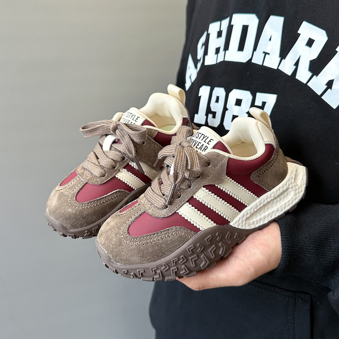 Zapatos deportivos para niños otoño y invierno 2025 nuevos zapatos casuales para niños zapatos de corrida suaves para niñas calentadores y zapatos de algodón