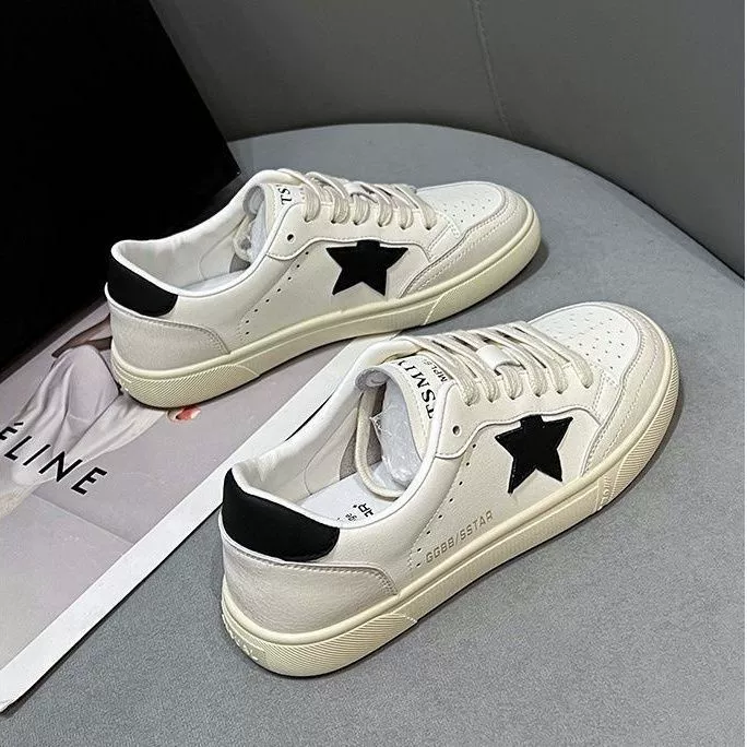 Мягкие белые туфли для женщин 2025 новые осенние повседневные кроссовки для студентов популярные универсальные туфли на плоской подошве для морального развития