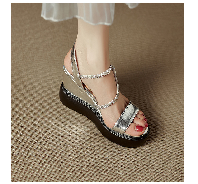 Sandal cao gót nữ quai ngang đính đá bạc, đế xuồng platform, gót 9 cm, hở mũi — Màu súng, bạc chi tiết 12