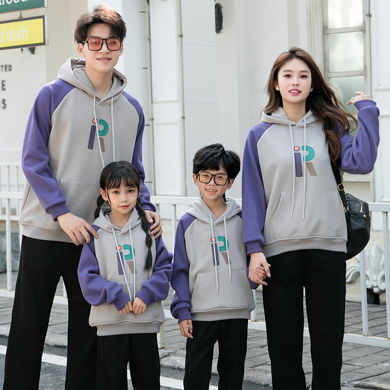 Popular en línea popular púrpura padre-hijo desgaste Otoño e Invierno suéter grueso suelto para una familia de tres piezas carta encapuchada decoración del hogar completo
