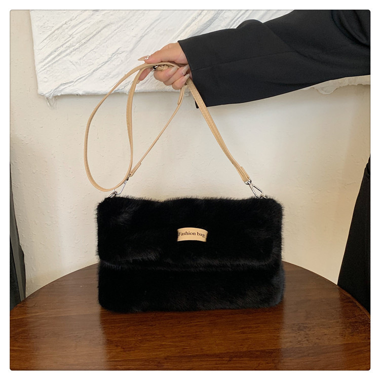 This year's popular Korean version of for women in 2023, new trendy large capacity single shoulder crossbody plush_voghion.com
