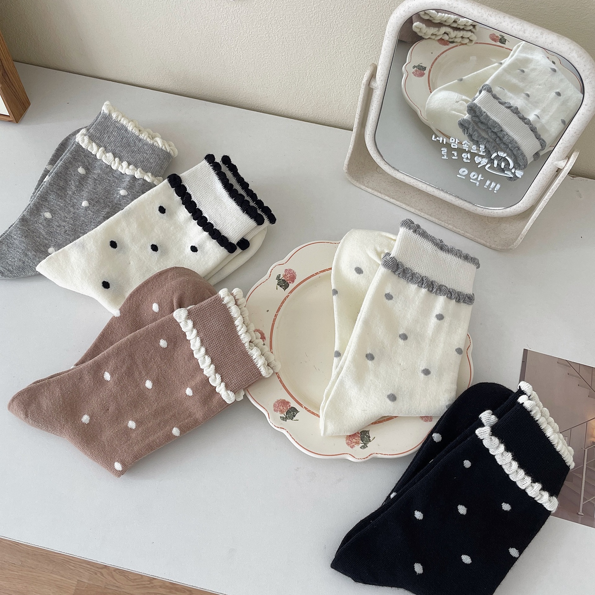 60g Weight Socks Classification Socks Lingerie Type Cotton Fabric Type A Pair Quantity Daily Occasion Polka Dots Pattern Spring, Autumn Season Women's Gender Elegant Style Elegant Women's Polka Dots Cotton Crew Socks A Pair 18