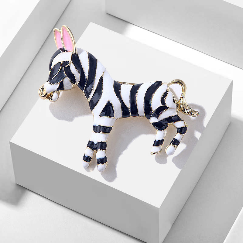 broche de cavalo branco preto estilo antigo feito à mão esmalte gotejamento temperamento moda gotejamento óleo pino broche jóias_voghion.com
