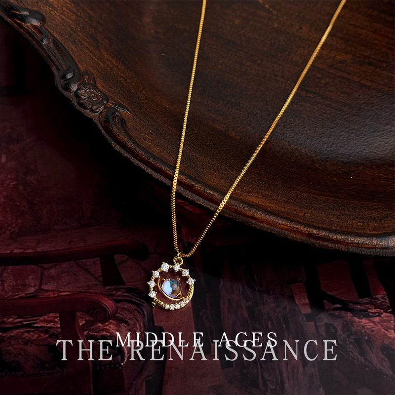 vintage Light Antique Planet Zircon Necklace Niche Design Light Luxury Clavicle Chain High-end Fashion Necklace