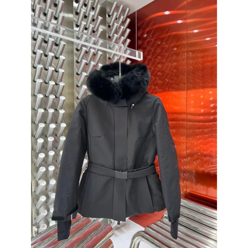 High-End Moncler down Jacket with Hood and Fox Fur Collar, Autumn and Winter Shawl-Style Ski Jacket, Waist-Cinching, Windproof, Waterproof, Short Style for Women High-End Moncler down Jacket with Hood and Fox Fur Collar, Autumn and Winter Shawl-Style Ski Jacket, Waist-Cinching, Windproof, Waterproof, Short Style for Women