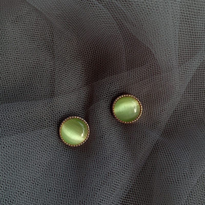 Aguja de plata de moda alta sensación de diamante de goteo de aceite pendientes nicho universal elegante pernos de orejas ligero lujoso temperamento simple orejas para mujeres