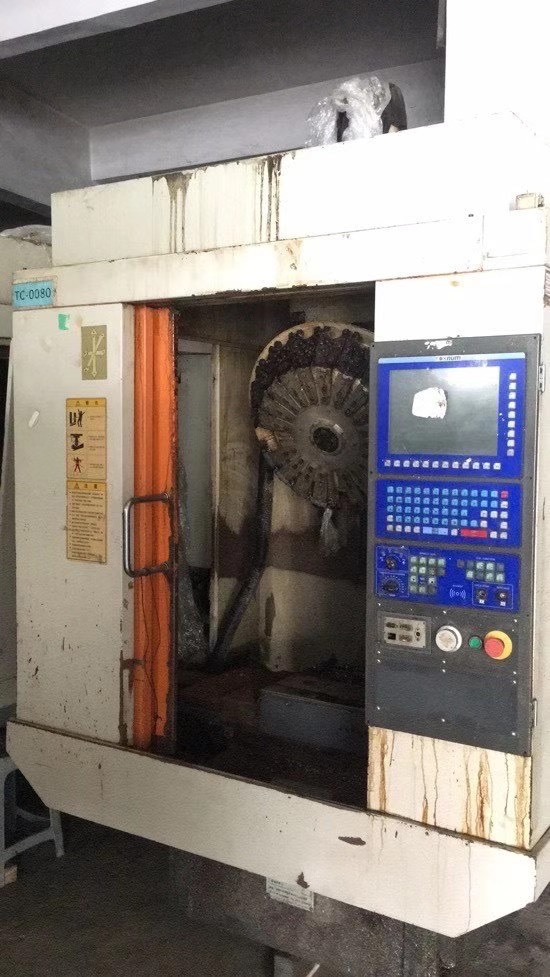 二手钻攻中心台湾准力龙八床身二手CNC钻铣中心赐福FOXNUM系统