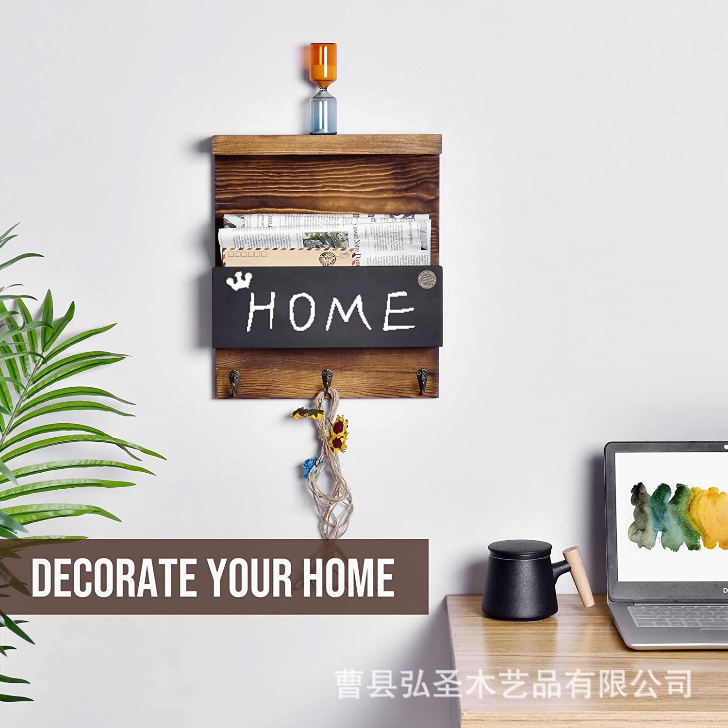 Estante de periódicos de madera Estante de almacenamiento colgante Estante de correo de madera montado en la pared con gancho de llave de pizarra