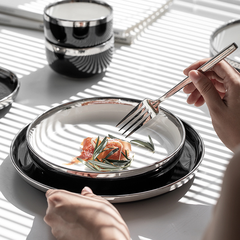 Black ceramic tableware for home use