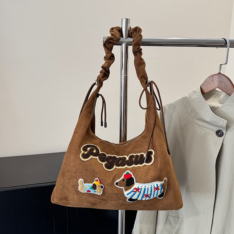 American Retro Preppy Style Suede Dachshund Puppy Patch Shoulder Bag Sweet Cool Sexy Style Lazy Style Crossbody Bag for Women