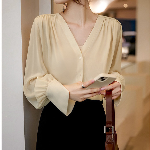 Gentle and Lightweight Silk Shirt V-Neck Double-Layer Mulberry Silk Shirt Heavyweight 2026 Summer Black and White Top Women's Clothing