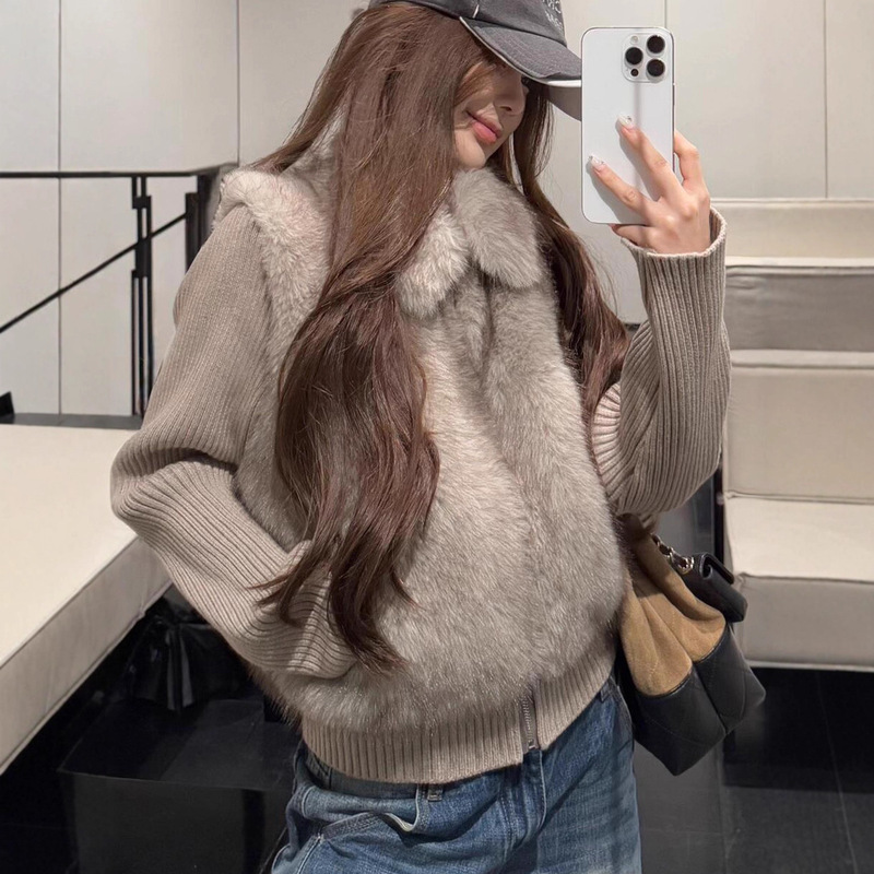 2026 Winter New Style Young Eco-Friendly Faux Fur Coat for Women, Short Style for Petite Figures, with Detachable Knitted Sleeve Vest