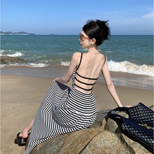 2023新款黑白条纹露背吊带连衣裙女夏季高腰超修身显瘦长裙