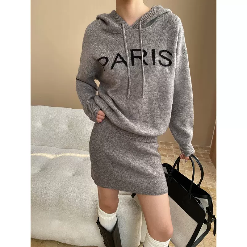 司南 早秋新款 博主风刺绣字母连帽针织衫半身短裙两件套 SN7093