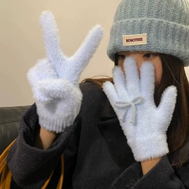 项链;发夹;耳环