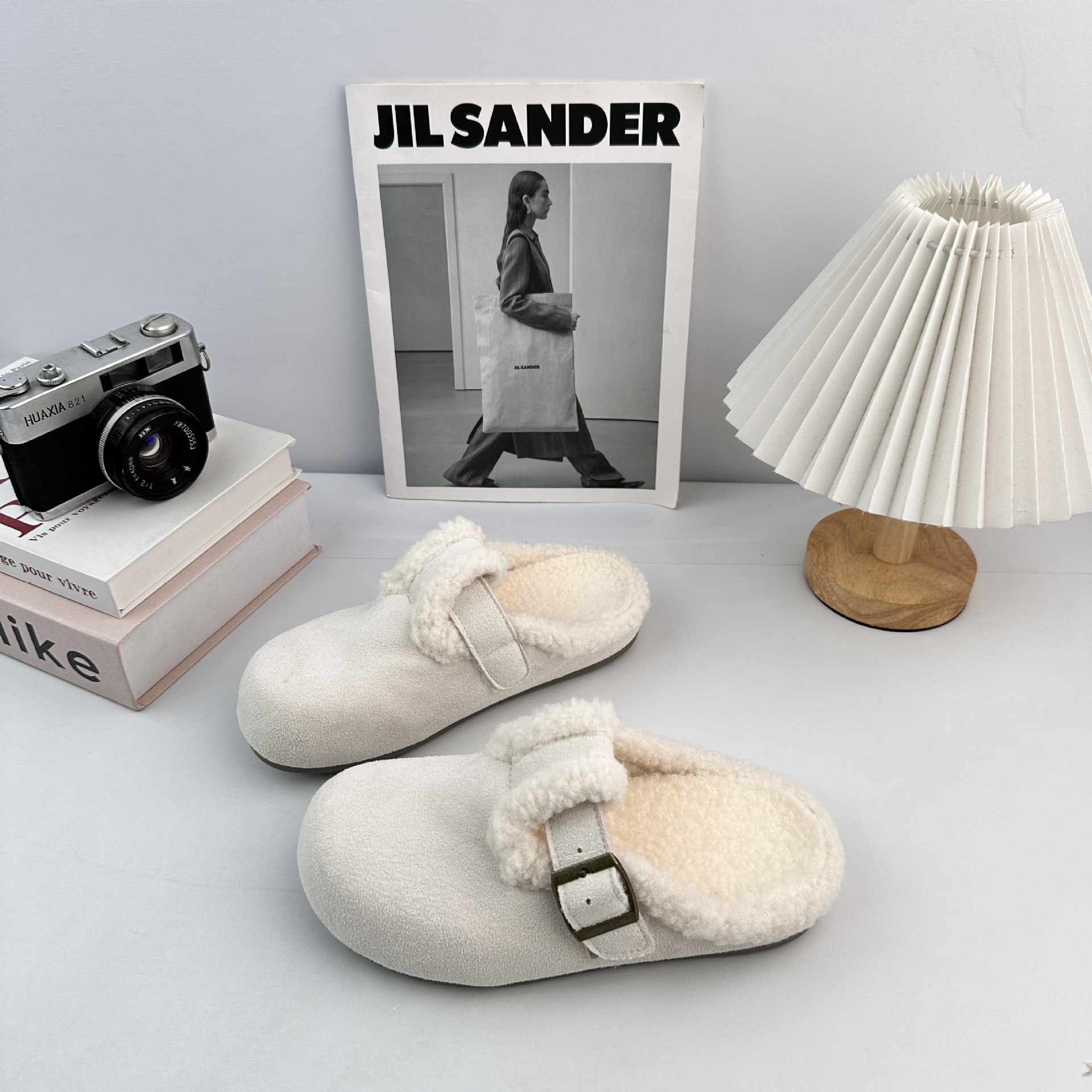 Yuanbo 2025 otoño y invierno nuevo estilo de moda con zapatillas de terciopelo, zapatillas de algodón vintage Burken perezosas image 5