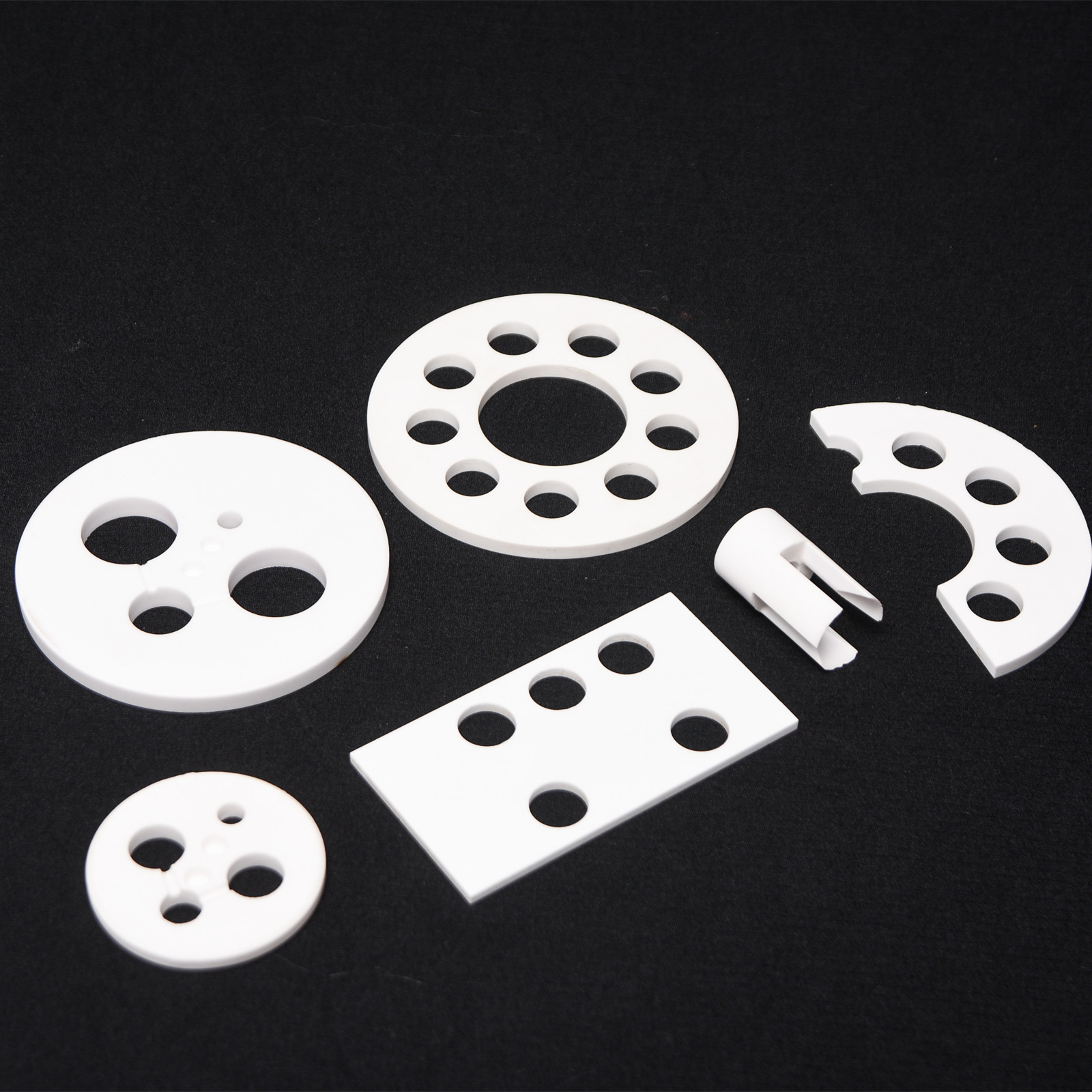 氧化铝陶瓷配件精密电子干压陶瓷承烧板95氧化铝绝缘陶瓷模具零件