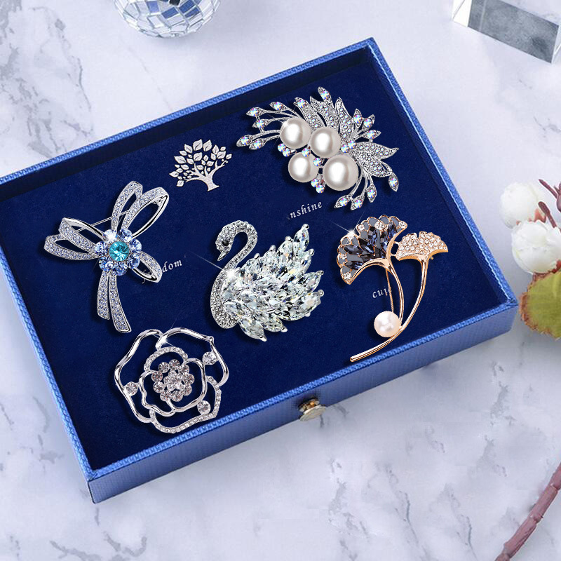 Luxury Pearl Brooch Set for Women – Elegant Floral Pin Gift for Birthday, Valentine’s Day, Anniversary | Premium Jewelry Gift for Her