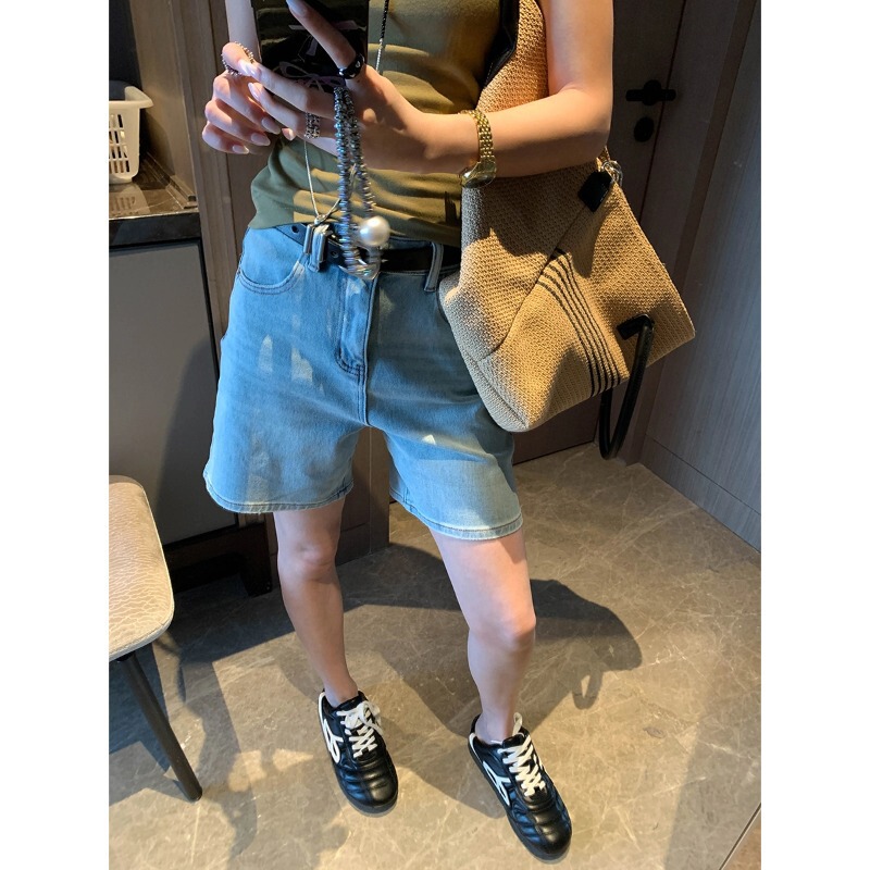 Mochie's Naturally Long-Legged, Washed Light Blue Loose-Fitting Slimming A-Line Wide-Leg Denim Shorts Mq1235 Mochie's Naturally Long-Legged, Washed Light Blue Loose-Fitting Slimming A-Line Wide-Leg Denim Shorts Mq1235