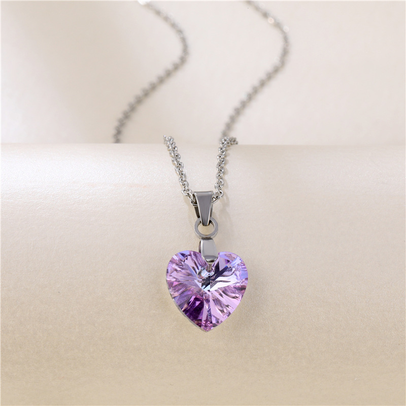 Fashion Crystal Heart-shape Titanium Steel Necklace Wholesale display picture 3