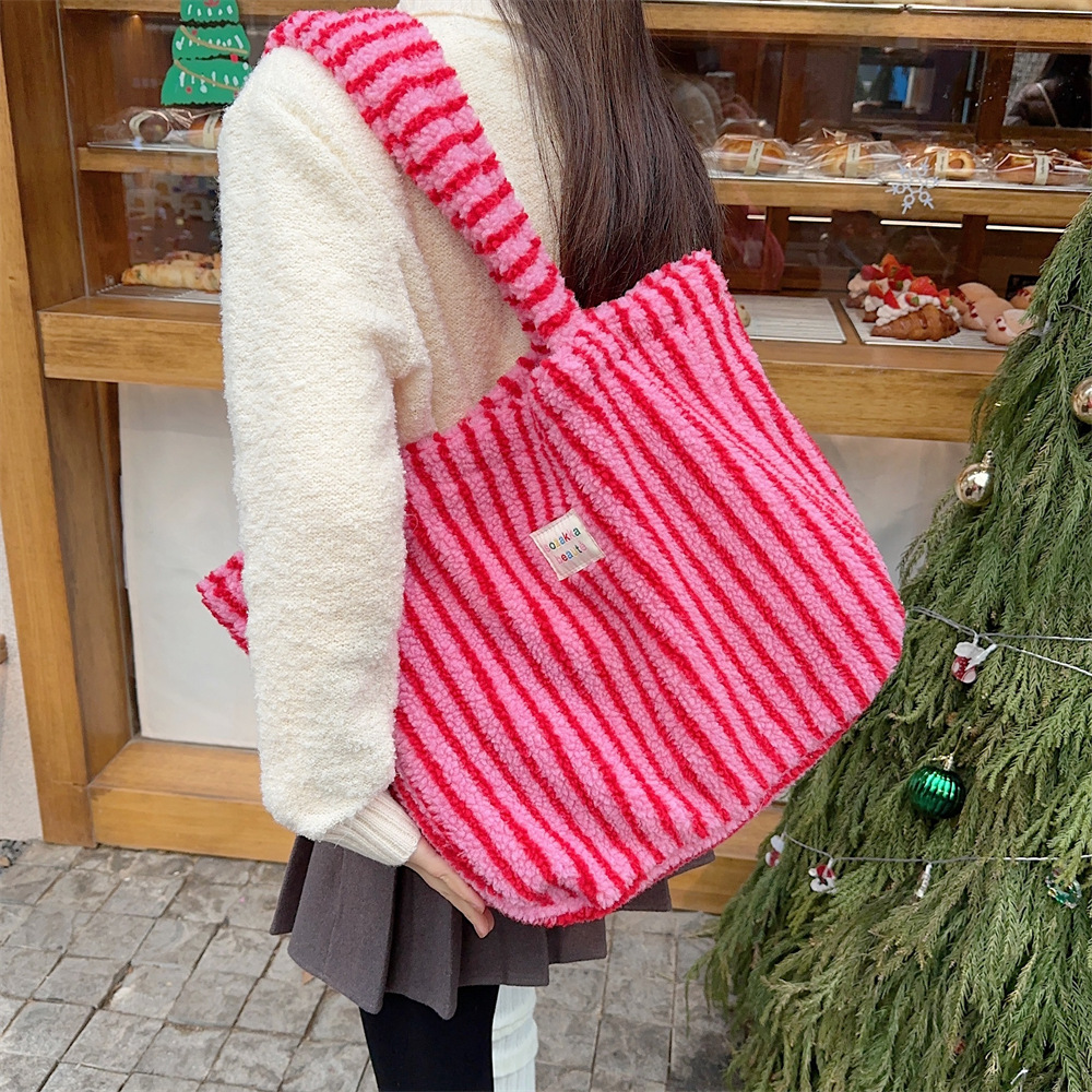 31231 Autumn and Winter New plush polka dot bag, women's hand-held bag, shoulder bag, large-capacity fluffy college student class bag undefined