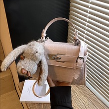 跨境鳄鱼纹手提凯莉包包女式2025冬季新款超火单肩包高级感斜挎包