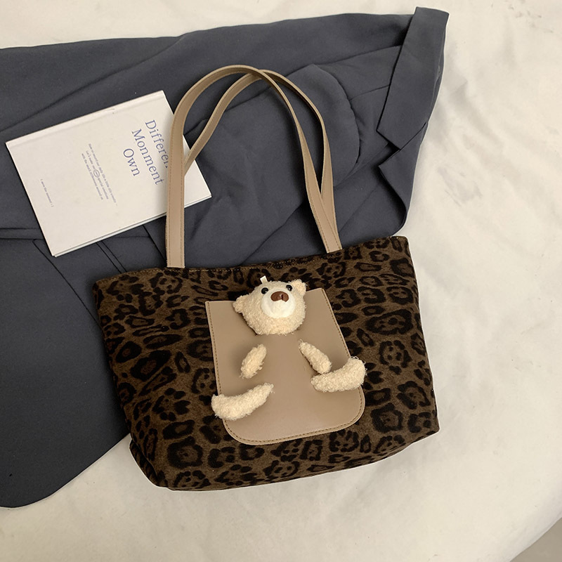 Bolsas de lona populares de este año para mujeres de gran capacidad 2024 nuevo otoño y invierno versátil bolsa de compras de hombro casuales bolsa especial