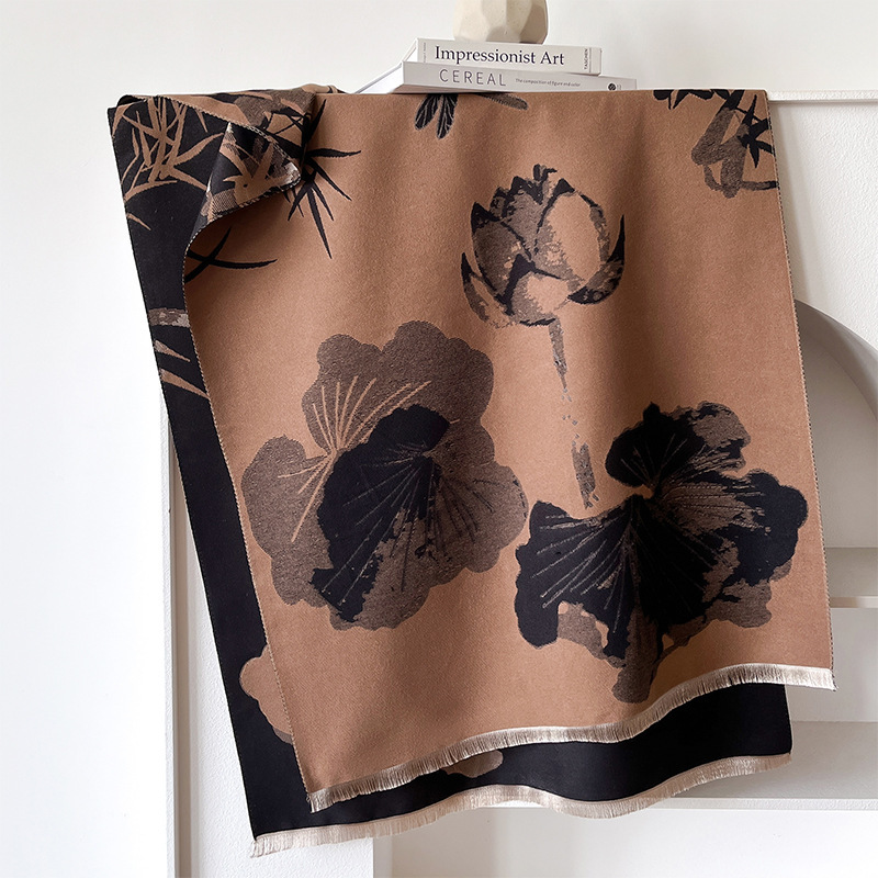 W2451 - camello negro