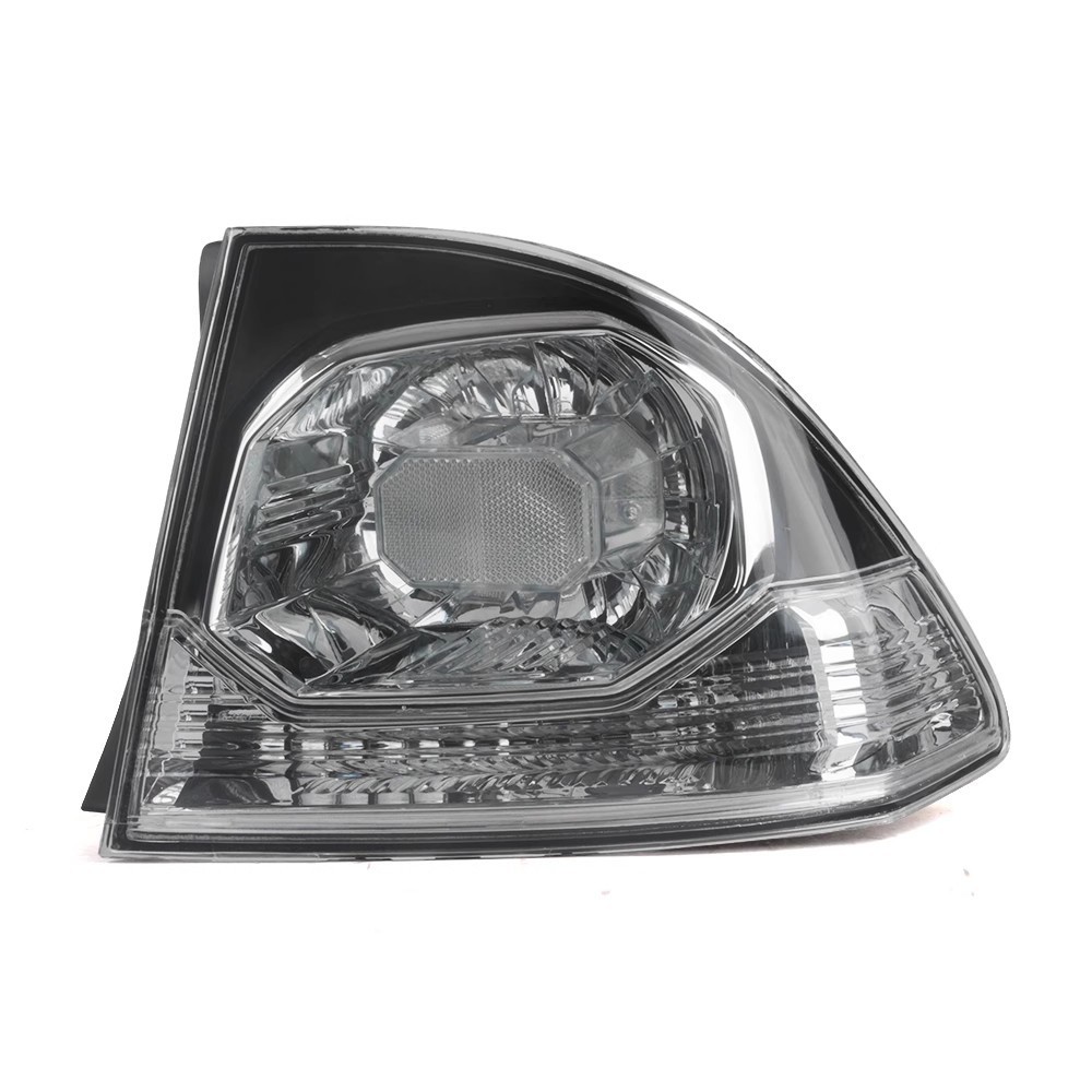 Es adecuado para el Civic Changsiming FD2 lámpara trasera transparente de crisantemo negro y blanco lámpara trasera de crisantemo cubierta de cuatro conjuntos