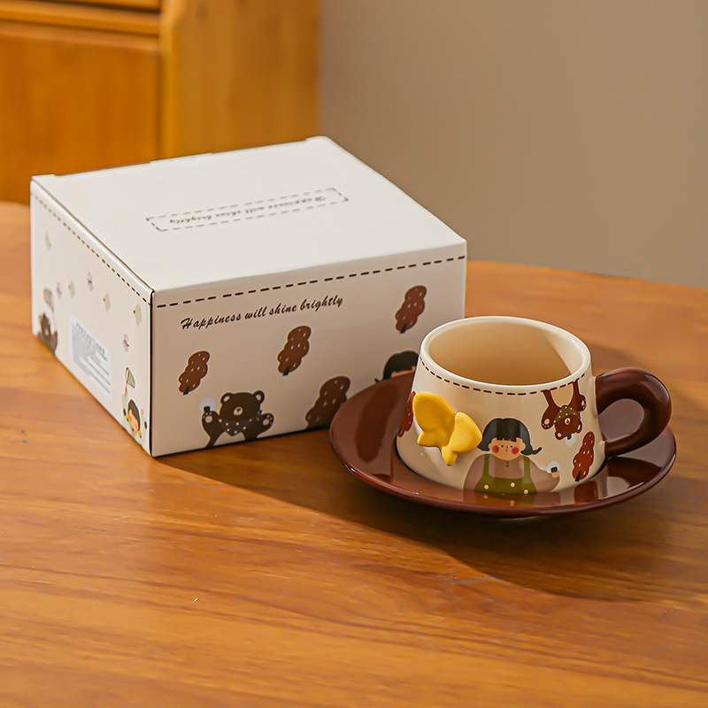 Tazas de café muy bonitas retro relieve mariposa taza de latte taza de café conjunto de platos para las chicas regalos