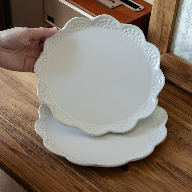 Platos de cerámica de color sólido exquisitos platos de postres de restaurante al por mayor platos de platos caseros platos de platos de alto valor de color platos de platos de comedor