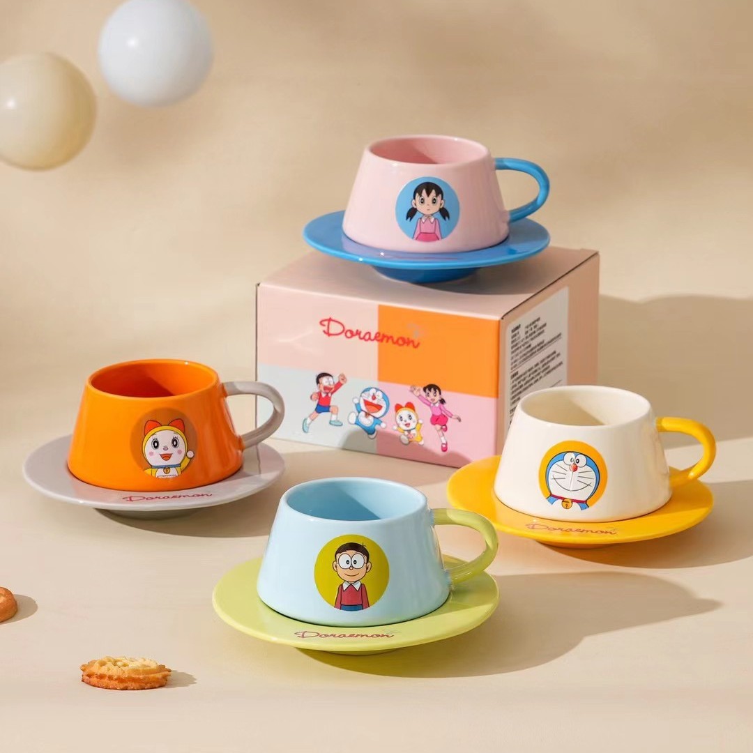 Creación de dibujos animados Doraemon tazas de cerámica combinación de tazas de alto color esmalte de color taza de café regalo de té de la tarde