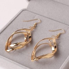 韓国東大門ファッション OL ラブハートドロップリングイヤリング接続ツイストイヤリング二層女性のイヤリング