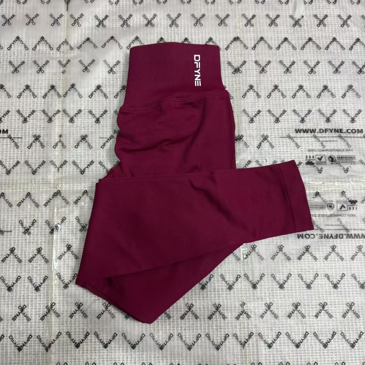 Aliexpress nuevo DFYNE mangas cortas mate nylon alta elástica cuerpo apretado sin bordas de acondicionamiento deportivo T mangas cortas
