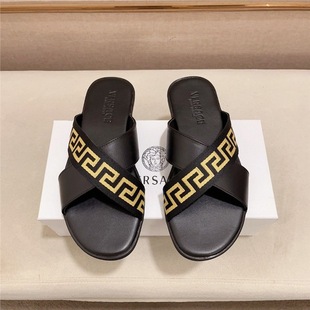 �W��վ�ļ��п����e�r���⴩�A�_�����Ͽ���һ���������������Ь