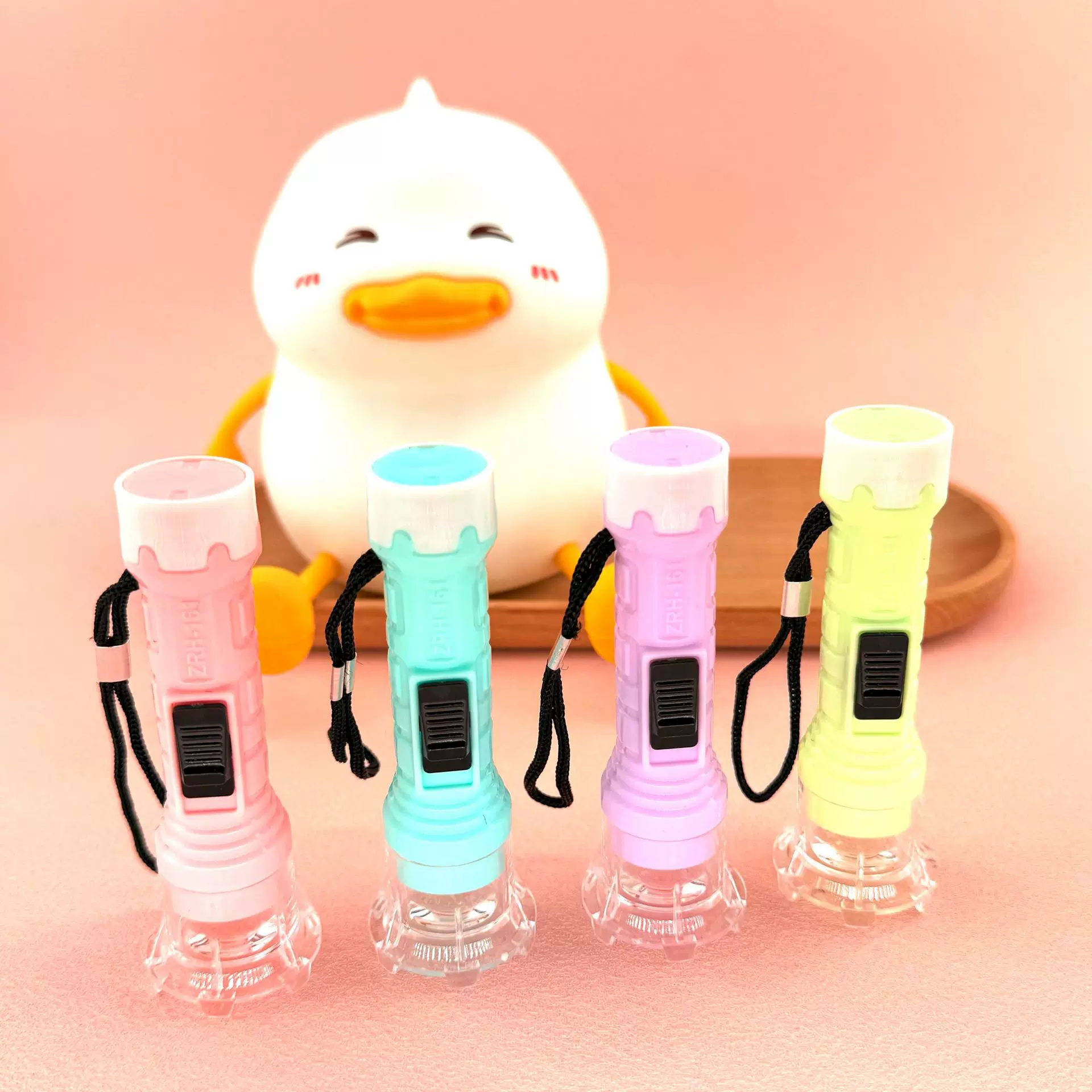 迷你学生马卡龙塑料小手电 led灯手电筒 强光礼品实用发光钥匙扣