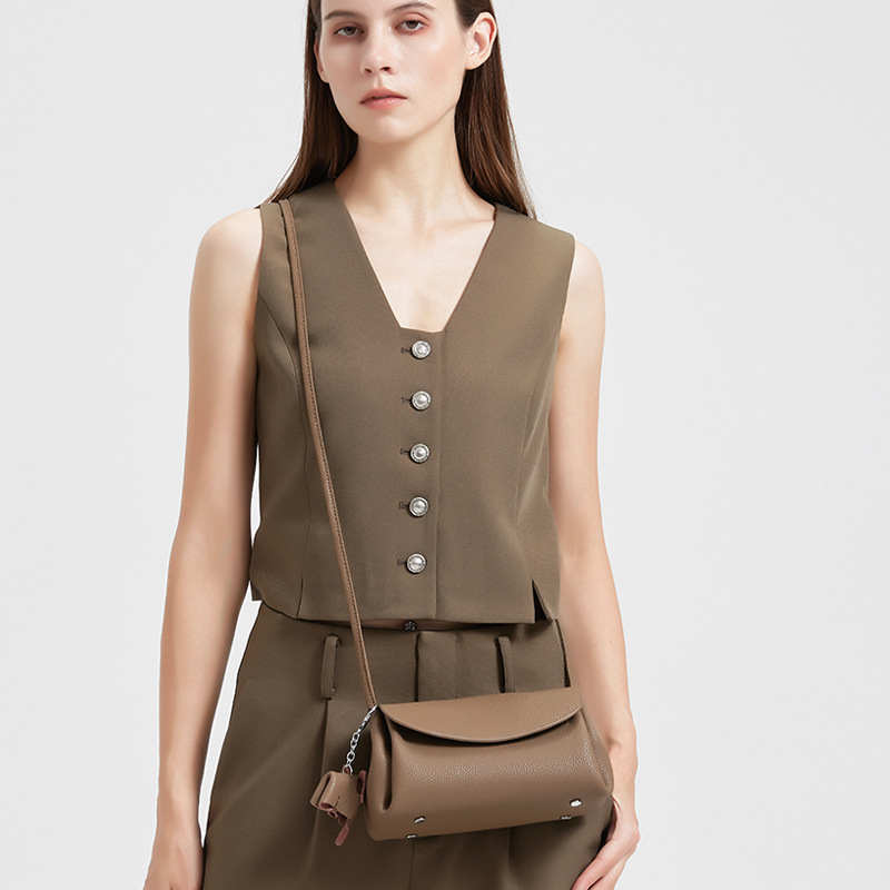 Genuine Leather Fashionable and Stylish Crossbody Bag for Women, 2026 New Model, Hot-Selling Women's Bag, High-Quality Textured Cowhide Phone Bag Genuine Leather Fashionable and Stylish Crossbody Bag for Women, 2026 New Model, Hot-Selling Women's Bag, High-Quality Textured Cowhide Phone Bag