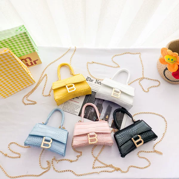 2026 New Crocodile Pattern Girls' Handbag Children's Fashion Shoulder Bag Stylish Little Girl Chain Crossbody Bag Trendy