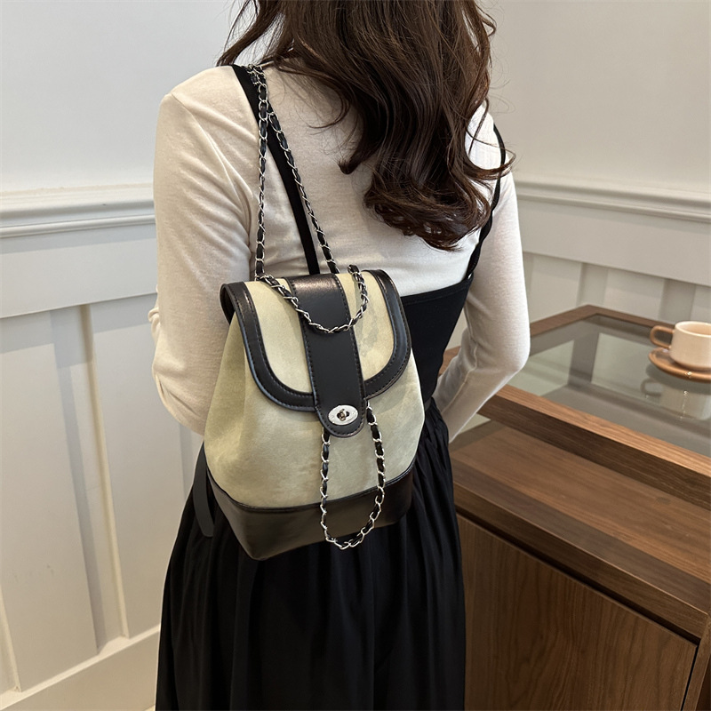 Otoño y invierno retro mochila de mujer 2024 nueva cadena versátil mochila exquisita mini mochila mate