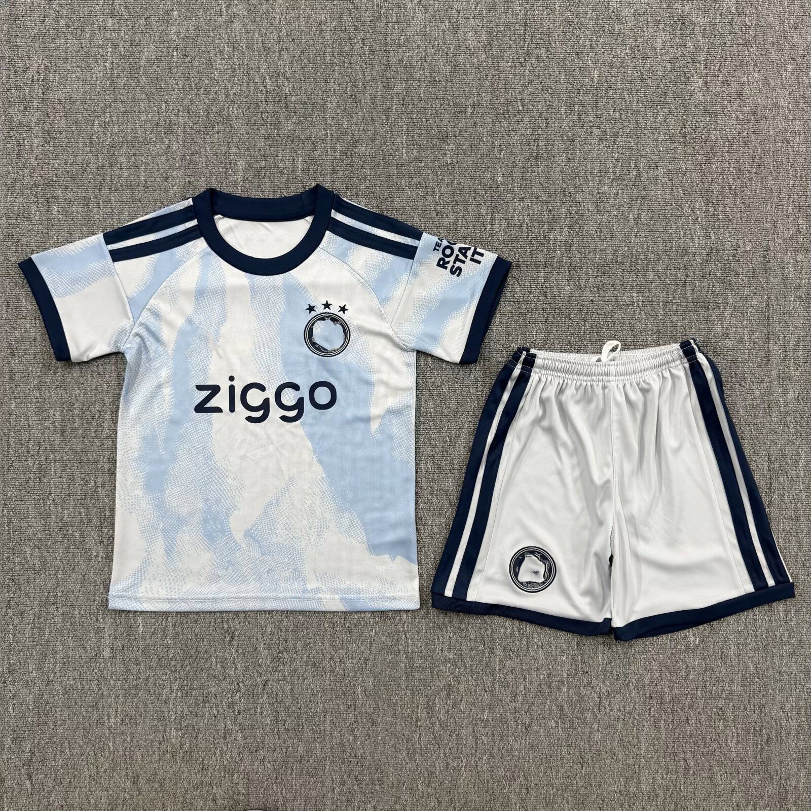26-27 ajax away game / 18#