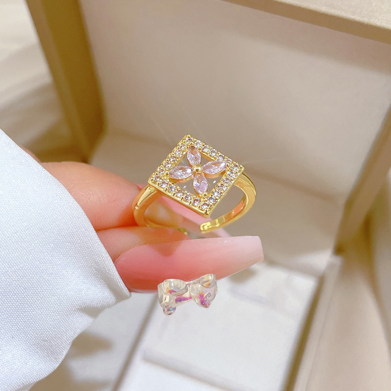 Anello quadrato leggero di lusso con fiore, apertura regolabile, gioiello semplice giapponese, anello per coppie_voghion.com