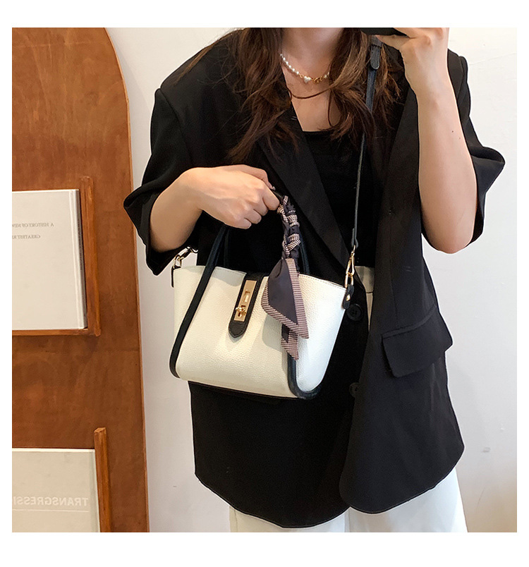 The new trendy women's bag for the summer of 2025, a simple commuting bucket bag with a large capacity and a single-shoulder handbag for women undefined