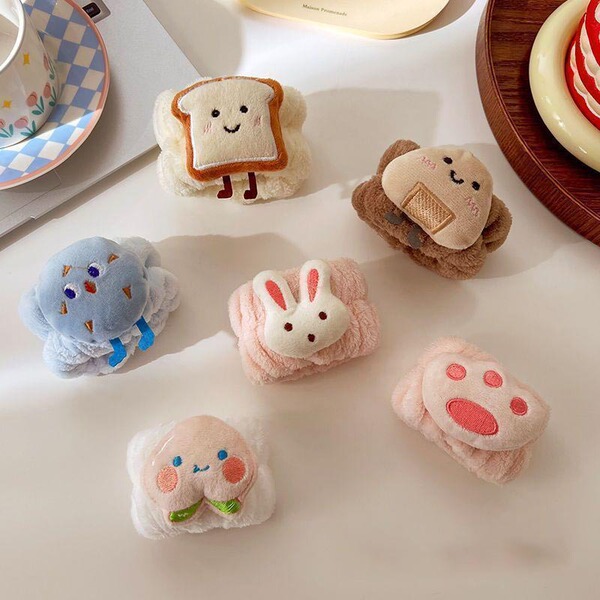 Cartoon children's waterproof bracelet for face washing