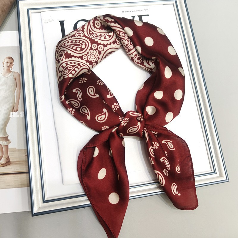 레드 폴카 도트 캐슈넛