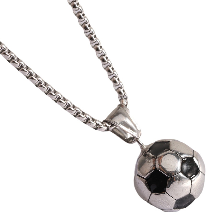 Europeo y americano ins deportes estilo personalidad 304 Acero inoxidable titanio acero fútbol collar hombres creativo Copa del Mundo todo-juego al por mayor mujeres
