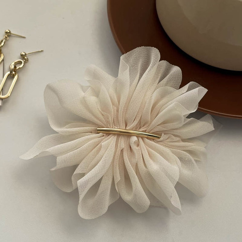 Ultra-fairy-style chiffon flower hair clip for women – simple, minimalist spring clip perfect for summer, ideal as a back-of-the-head ponytail holder or headwear accessory.