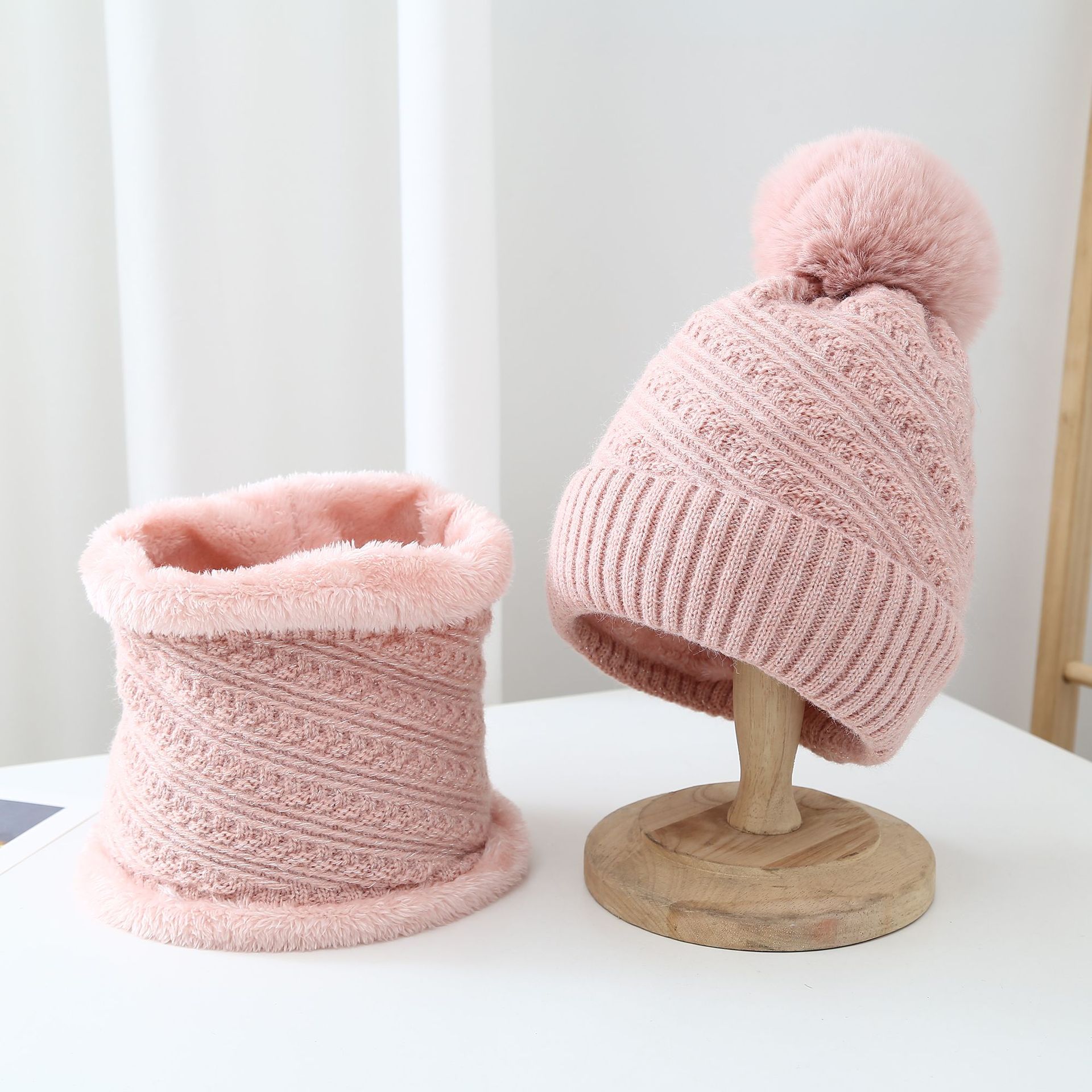 Sombrero bufanda de dos piezas de invierno de las mujeres estilo coreano color puro moda Otoño e Invierno cálido forro polar engrosado ciclismo de punto sombrero de lana image 9